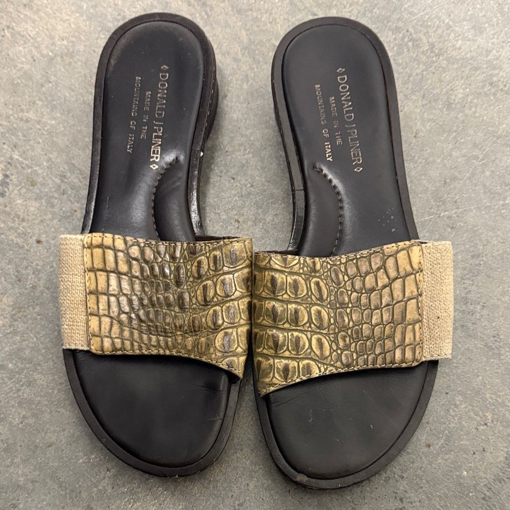 Donald J. Pliner Black and Gold Slides